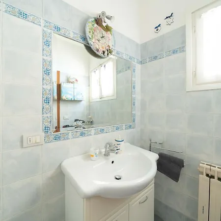 Nel Cuore Della Cittadina Termale Maison M&v Apartment